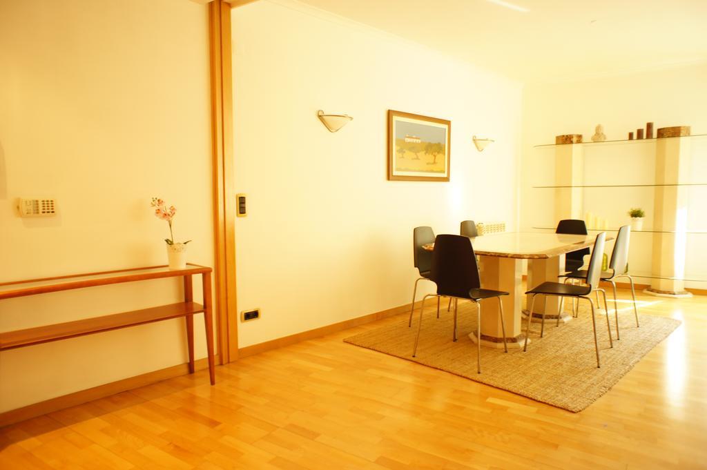 Modern Apartment Near The Bridge Lisbona Esterno foto