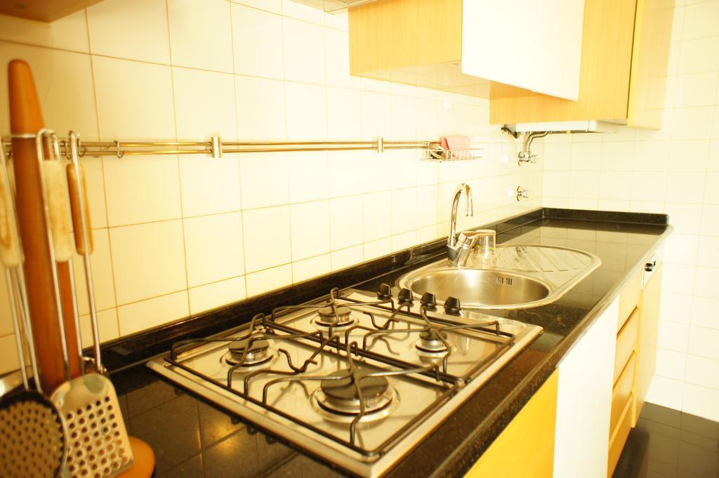 Modern Apartment Near The Bridge Lisbona Esterno foto