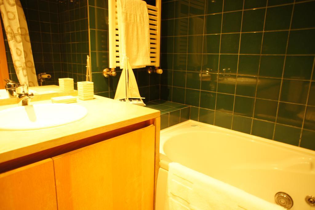Modern Apartment Near The Bridge Lisbona Esterno foto